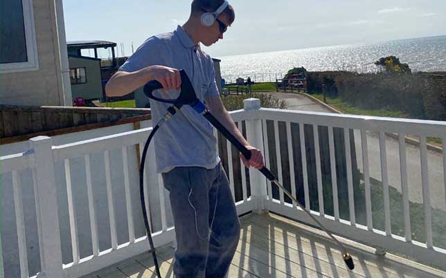 patio cleaning feature 644 402